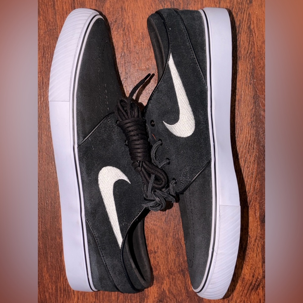 Nike sb casual suede shoes